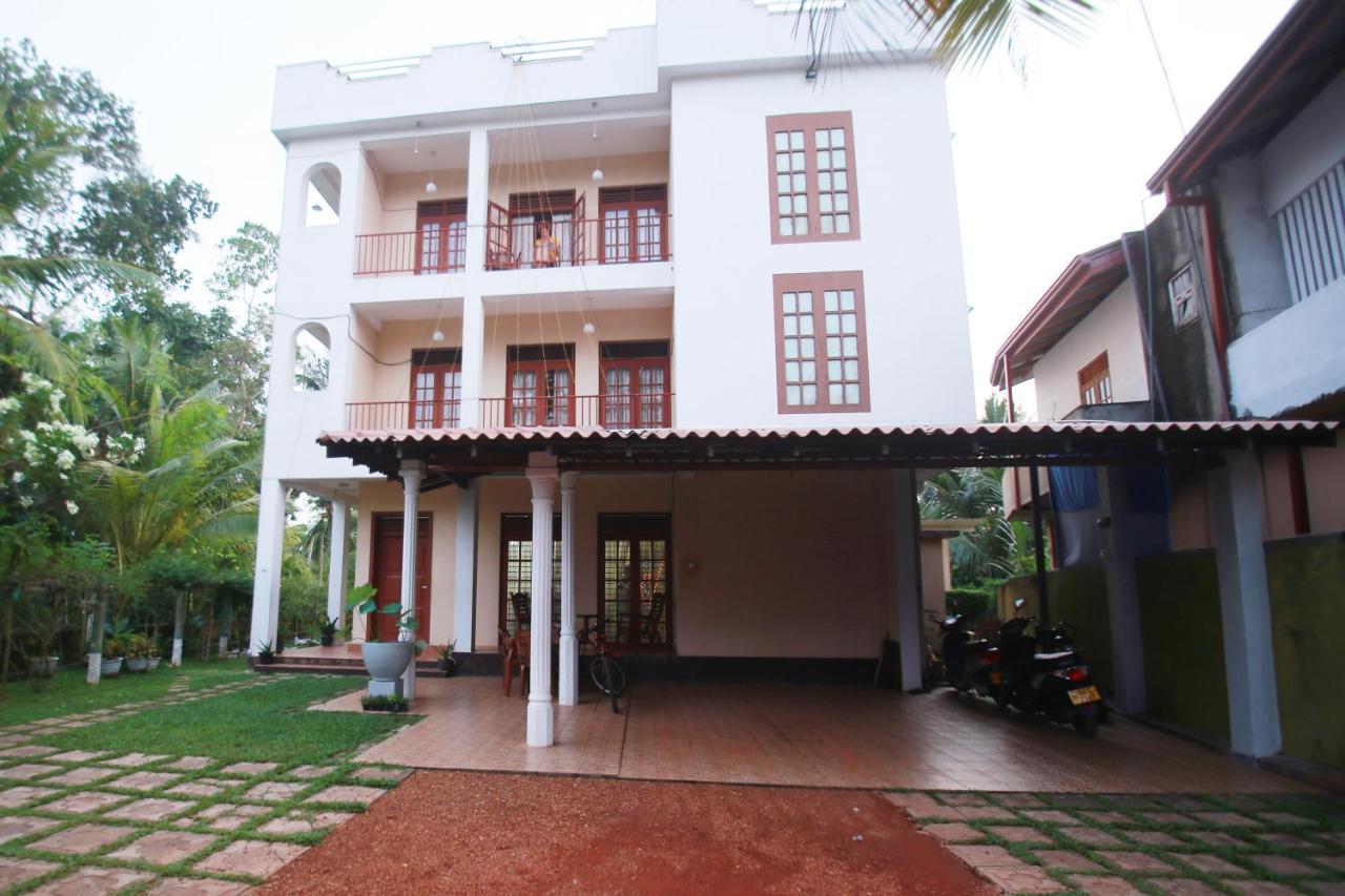 Bentota Homes Екстериор снимка